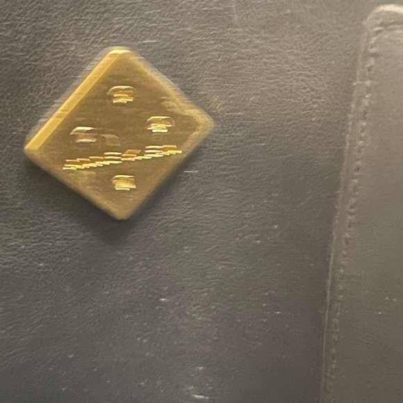 Anne Klein gorgeous new condition long shape bag with Gold-Tone Hardware - Picture 8 of 13